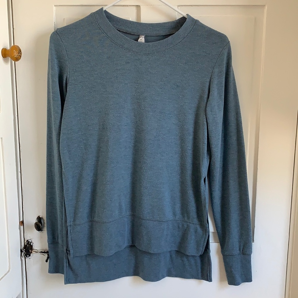 Alo yoga top